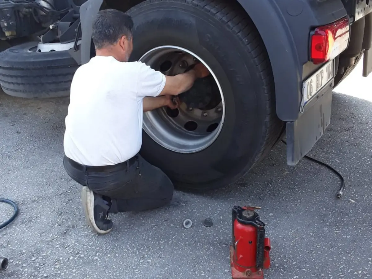 Hopa Oto Lastikçi